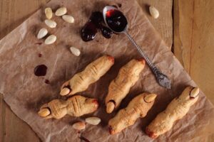 9 healthy halloween treats fingers